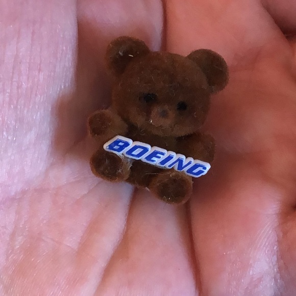Boeing Collectable Pin Backs/badges - Picture 4 of 9